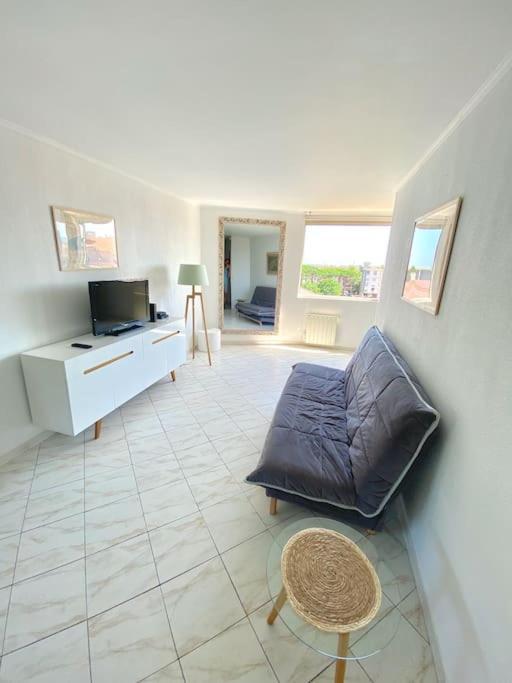 Appartement Spacieux 65M2, Avec Piscine Et Parking Frejus Exterior photo